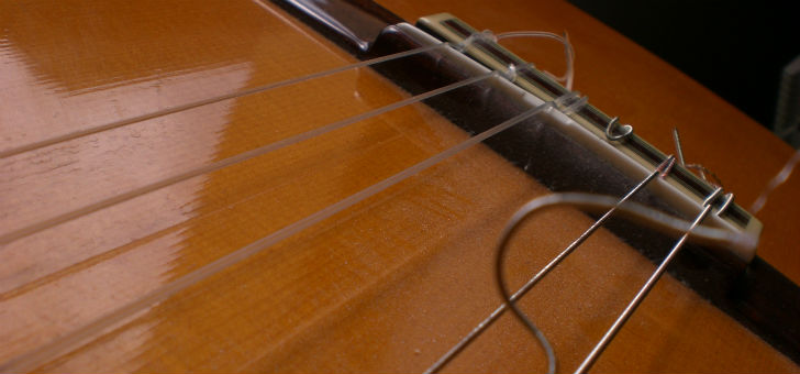 broken-guitar-string